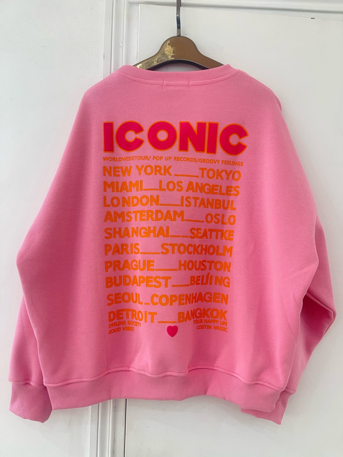 Sweat_iconic_rose