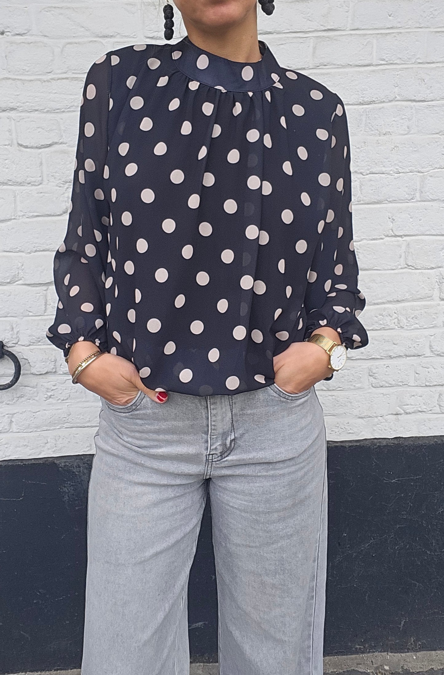 Blouse à pois noire