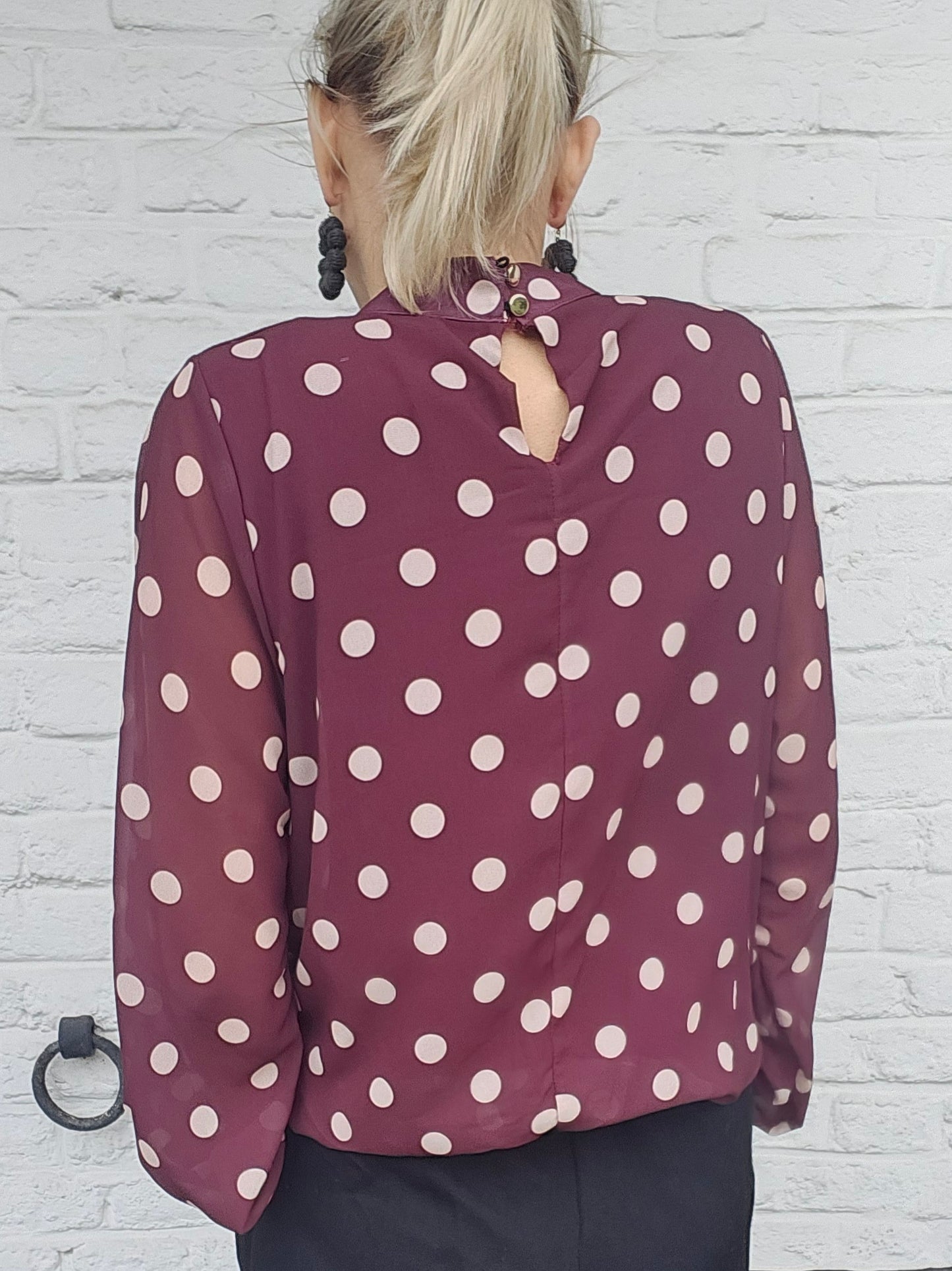 Blouse à pois bordeaux