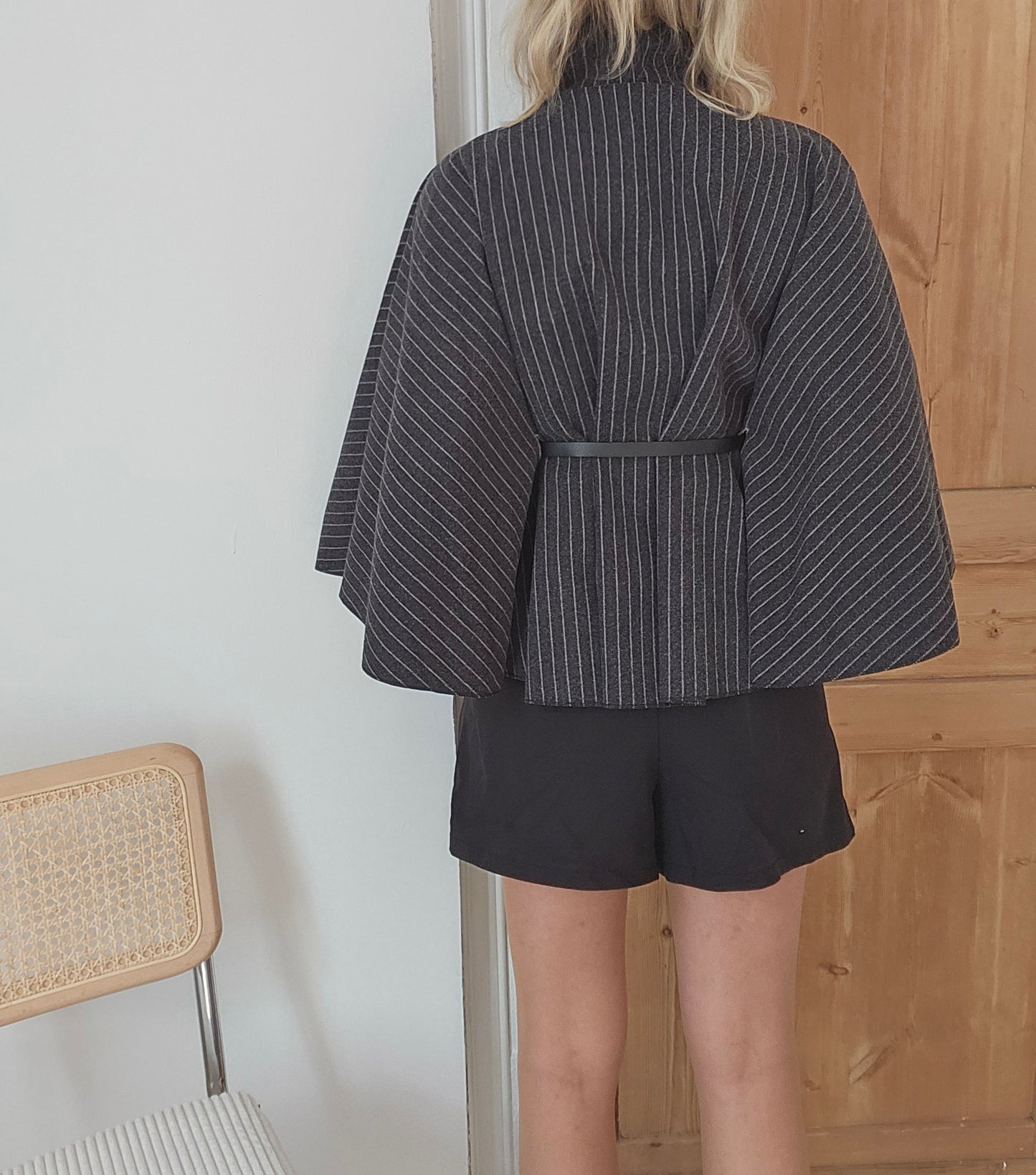 Veste cape gris anthracite