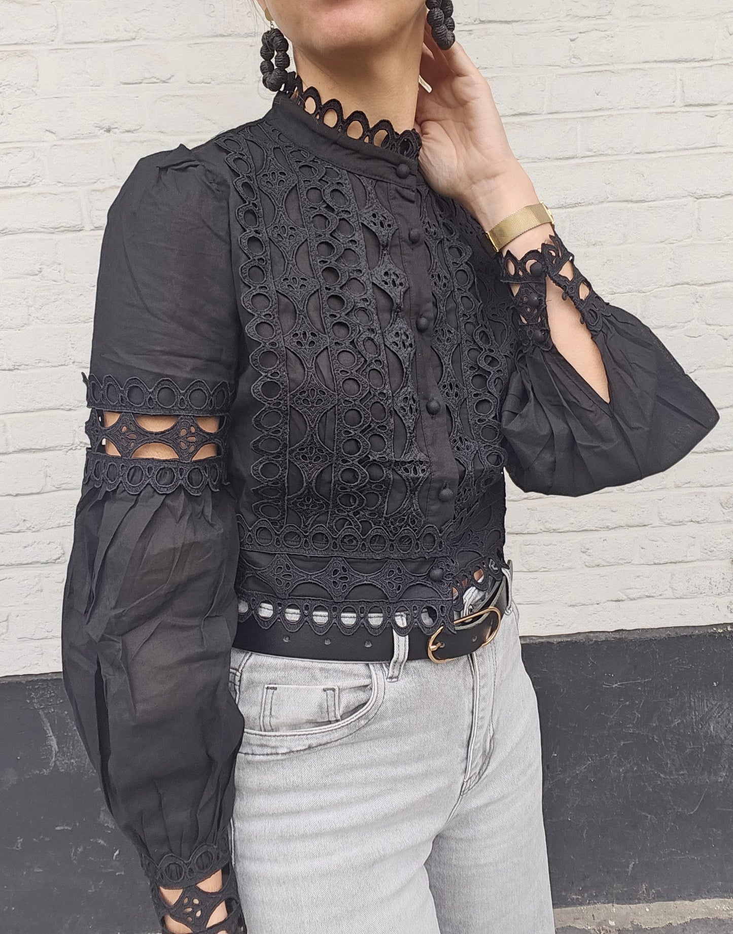 Chemise crop dentelle noire
