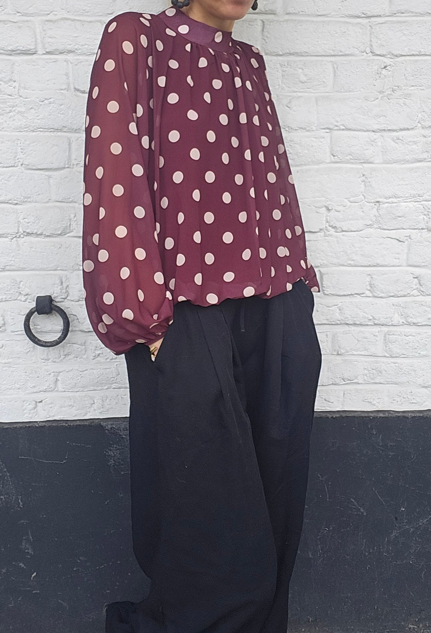 Blouse à pois bordeaux