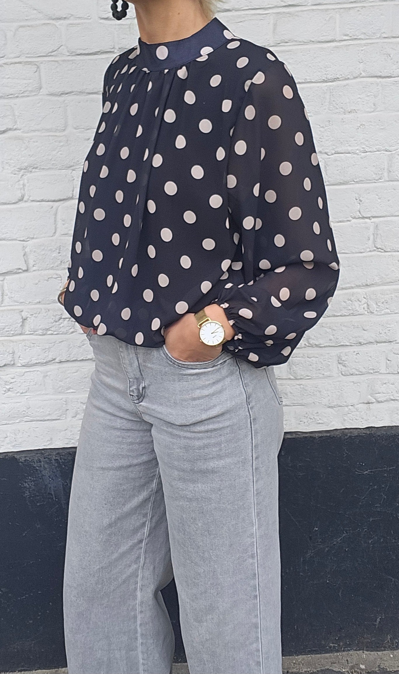 Blouse à pois noire
