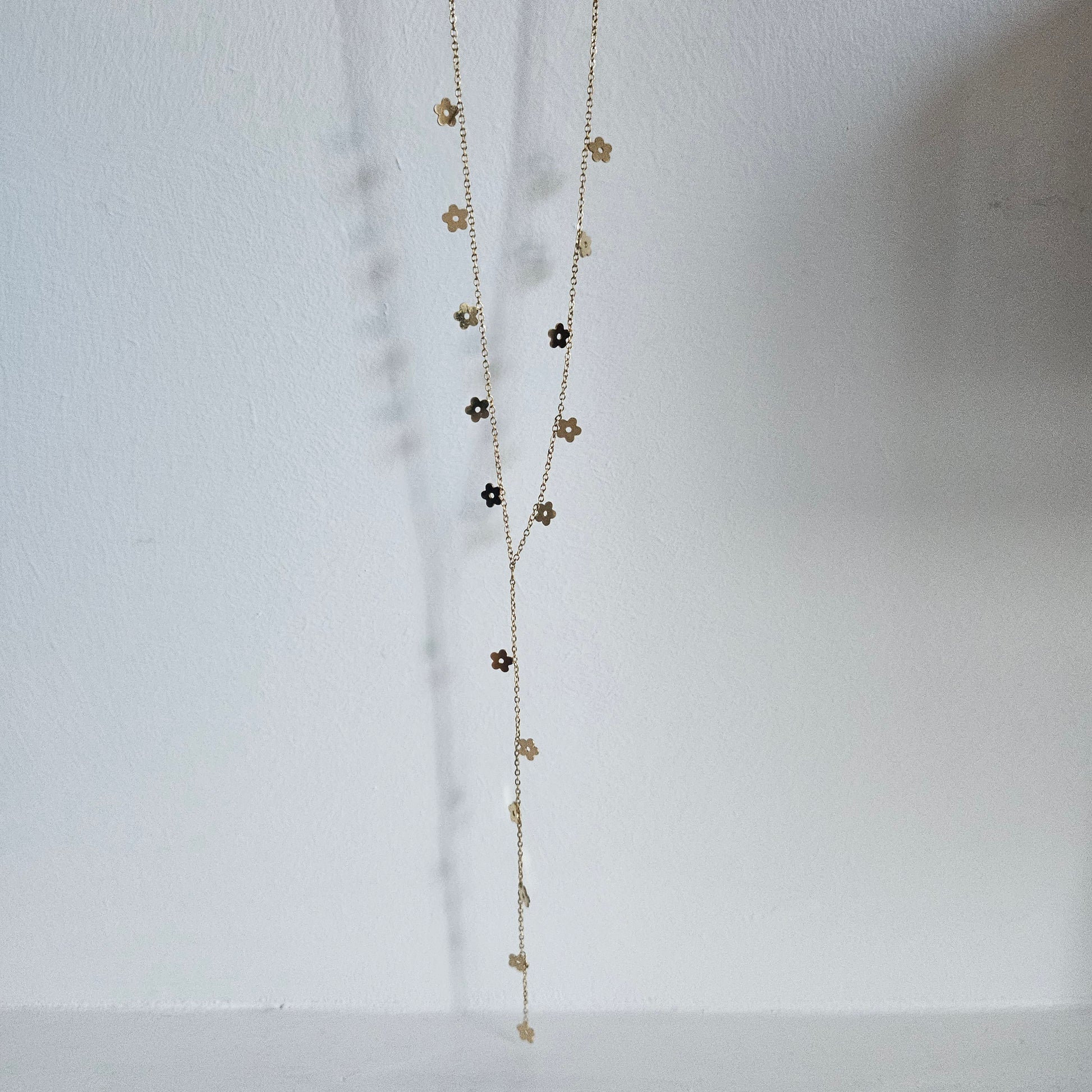 Collier fin fleur Y en acier inoxydable
