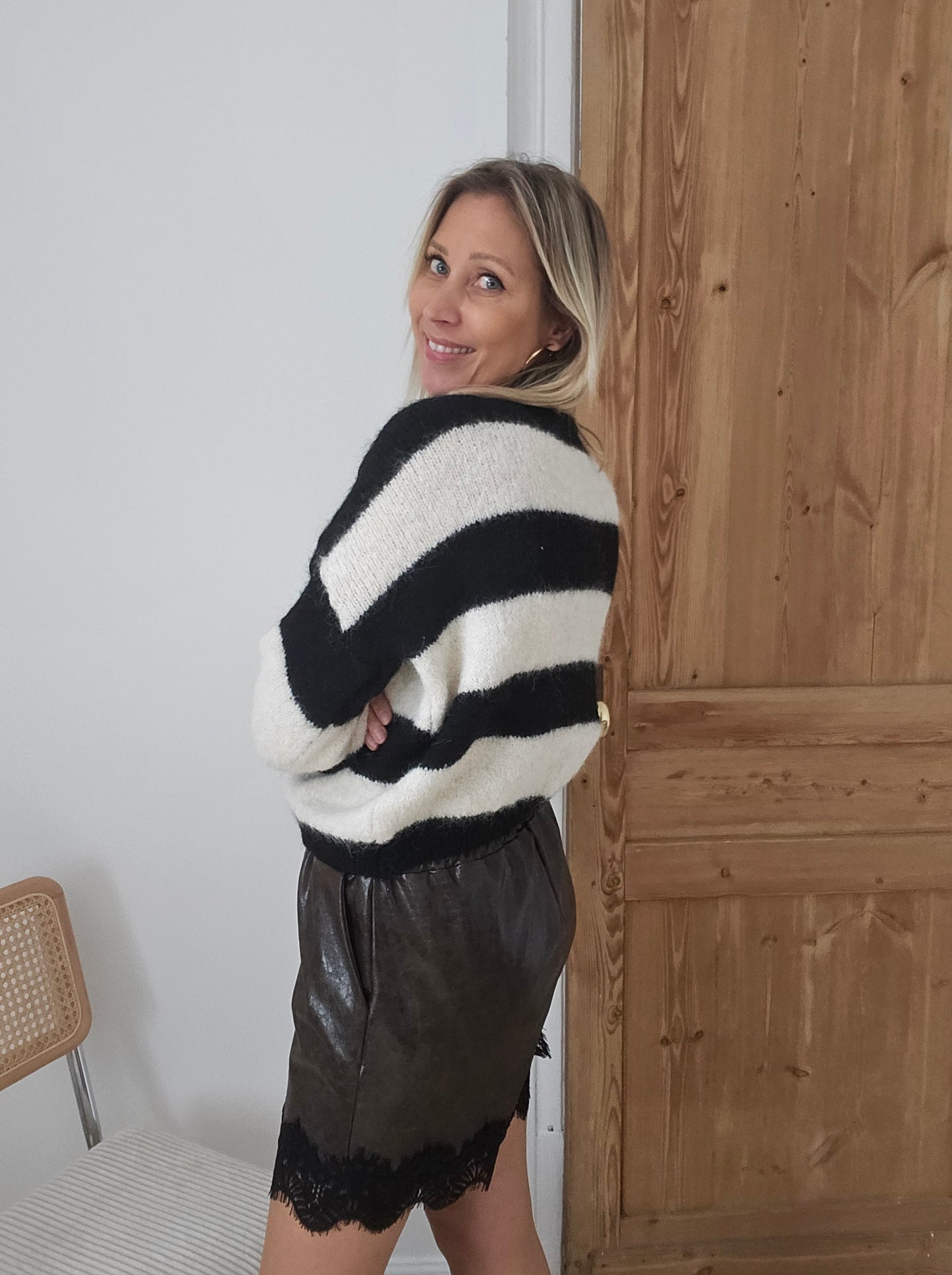 Pull-raye-noir