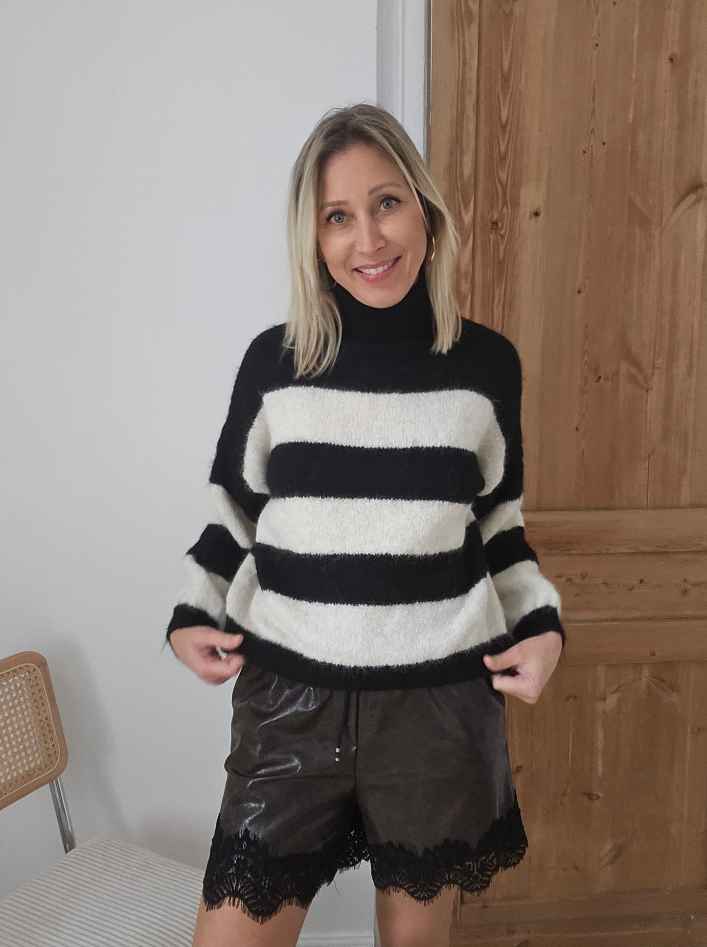 Pull-raye-noir