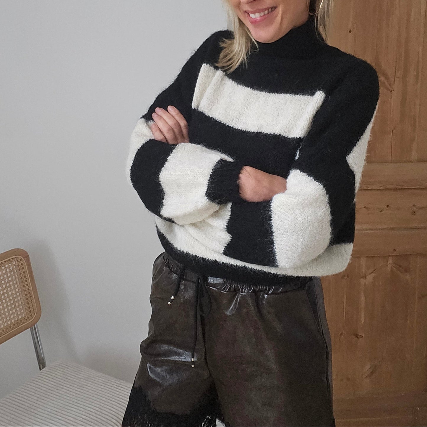 Pull-raye-noir