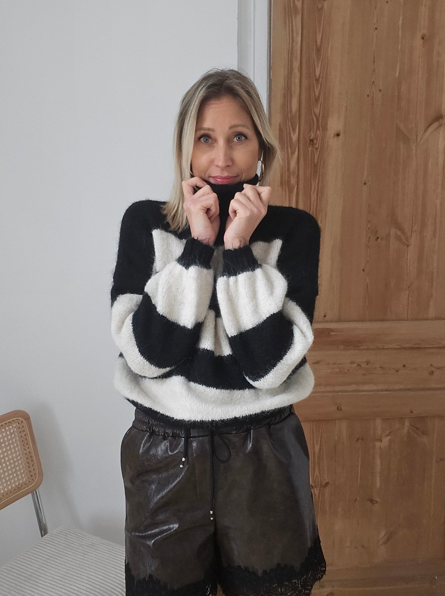 Pull-raye-noir