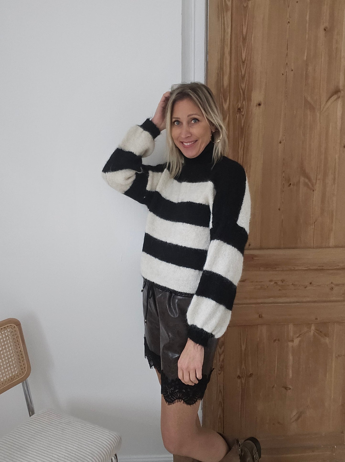 Pull-raye-noir