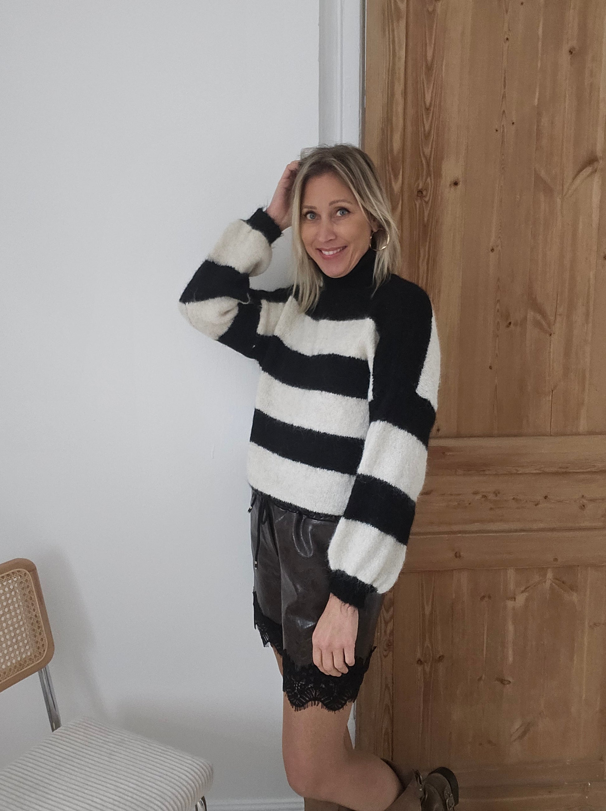 Pull-raye-noir