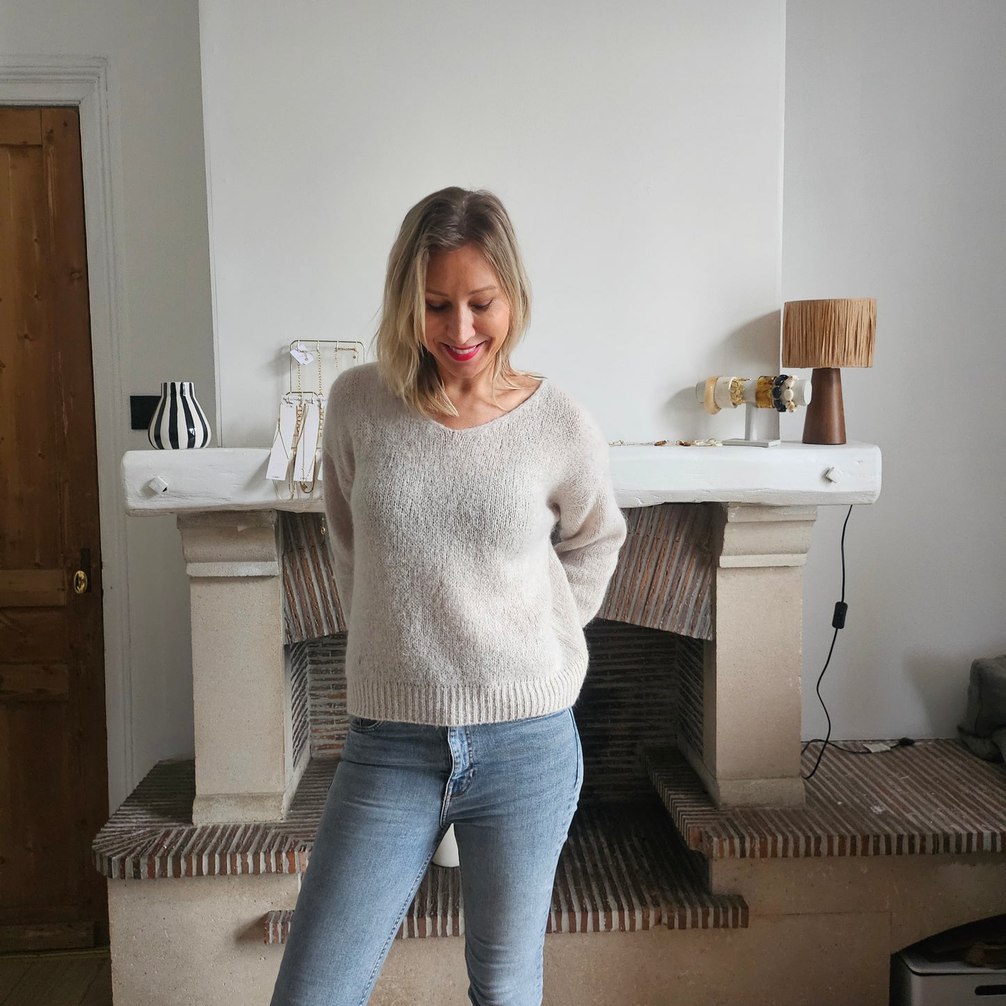 Pull col V en mohair beige clair