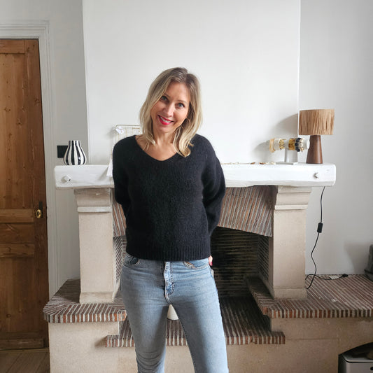 Pull_col_V_en_mohair_noir