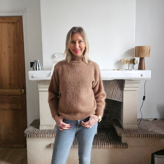Pull col roulé en mohair camel