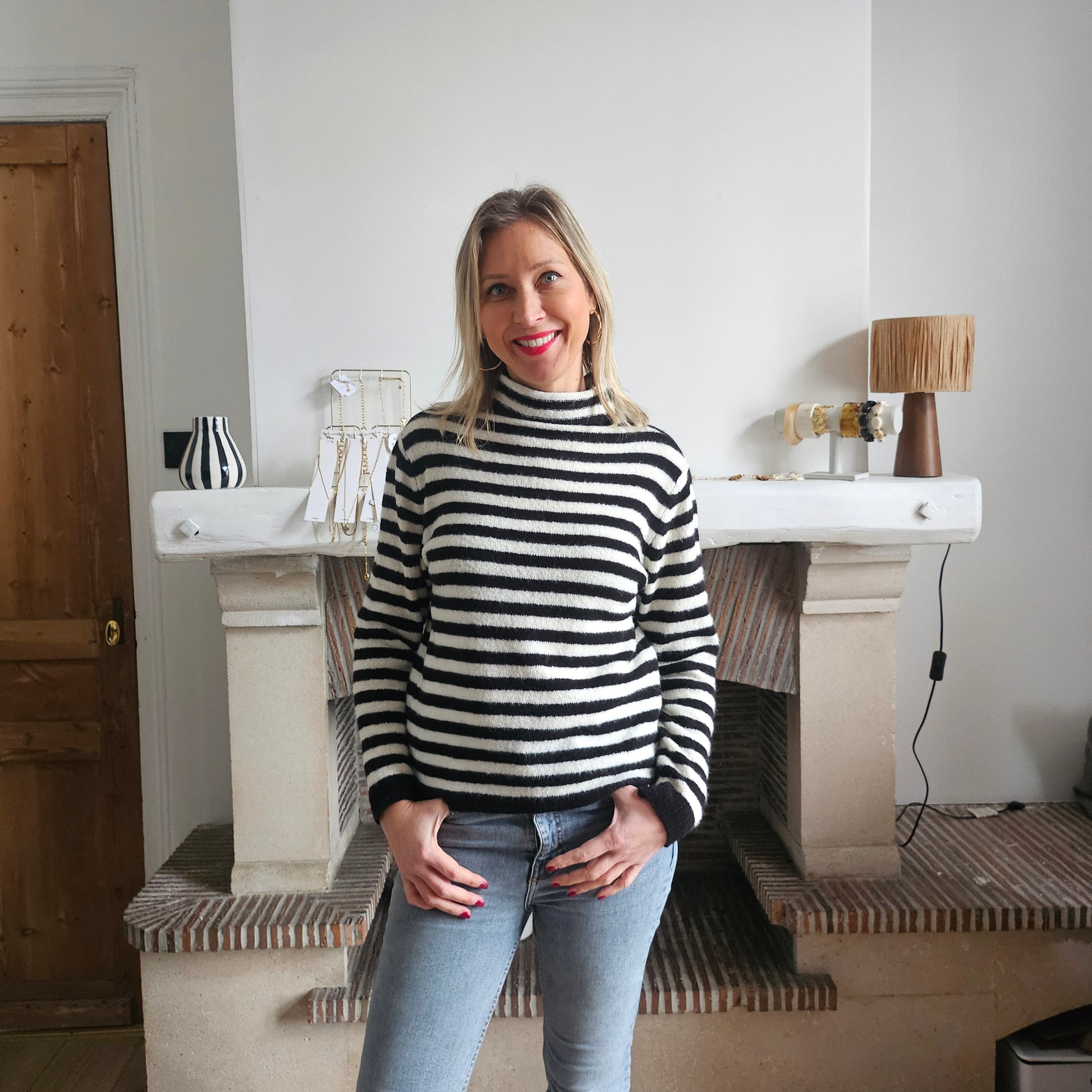 Pull col roulé rayé noir et blanc