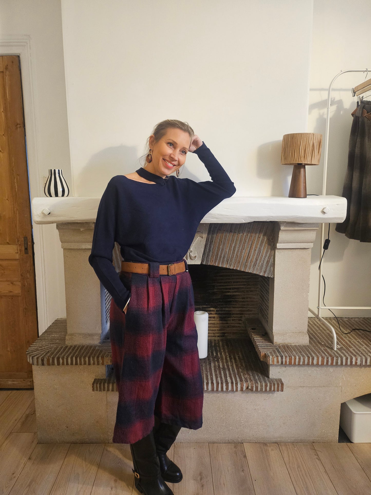 Pull_epaule_decouverte_bleu_fonce