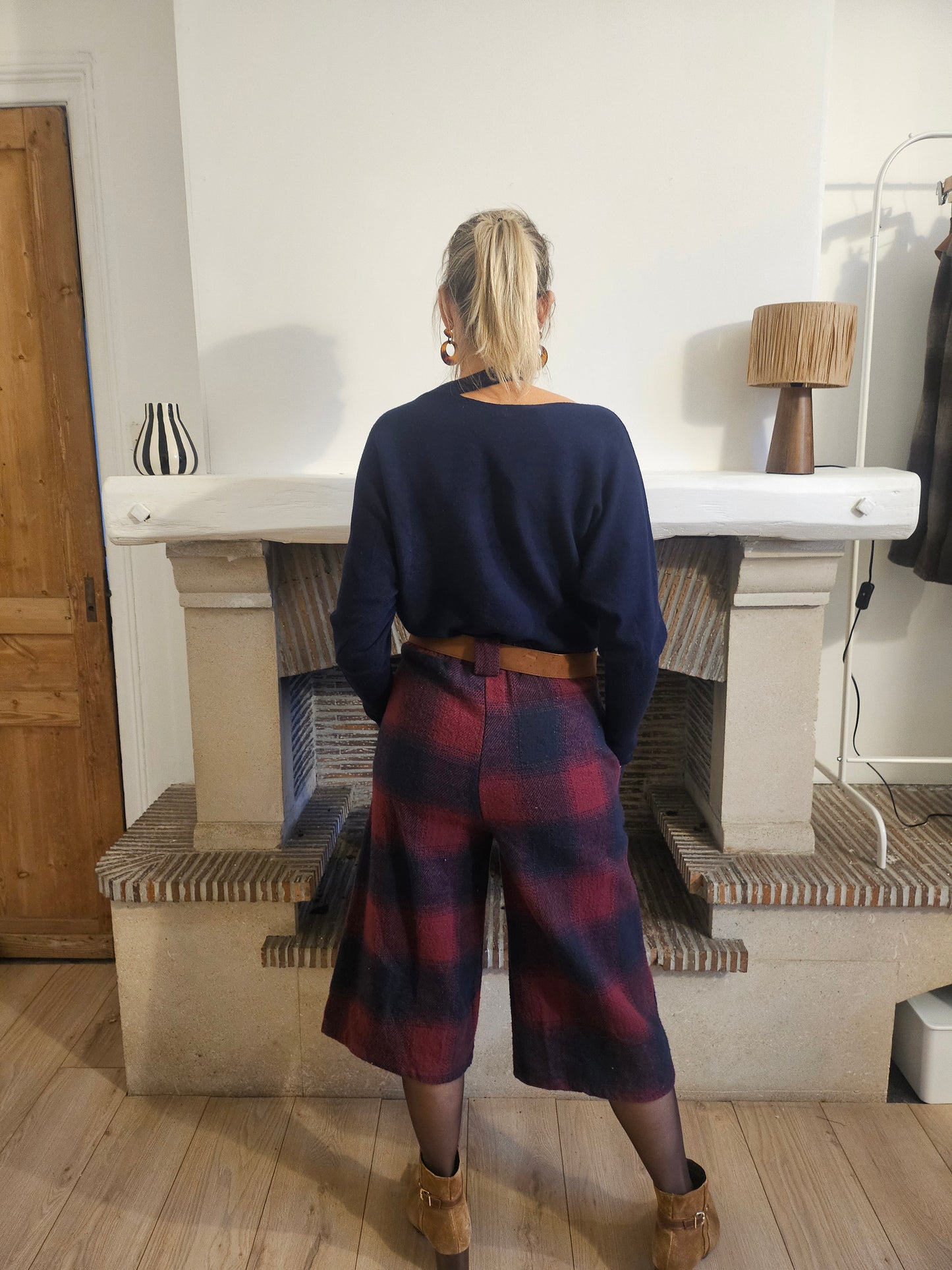 Pull_epaule_decouverte_bleu_fonce