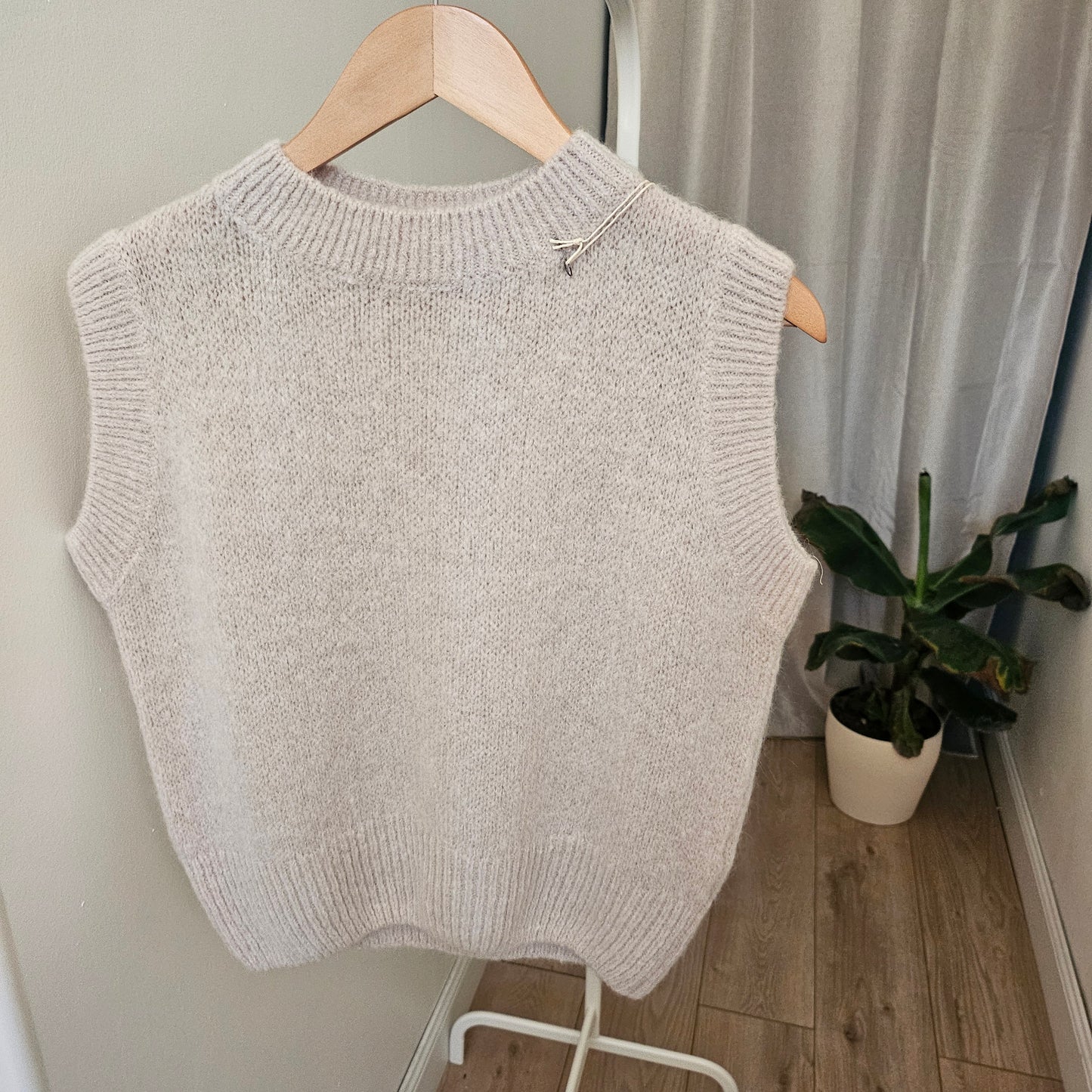 Pull sans manches en mohair beige clair