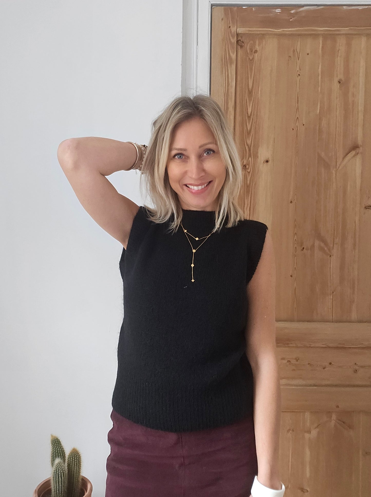 Pull_sans_manches_en_mohair_noir