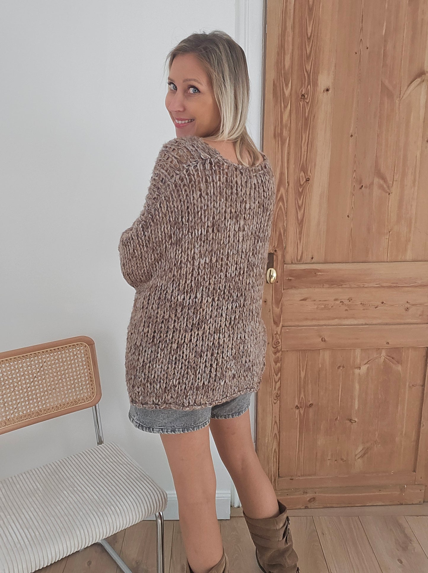 pull-col-V-grosse-maille-marron