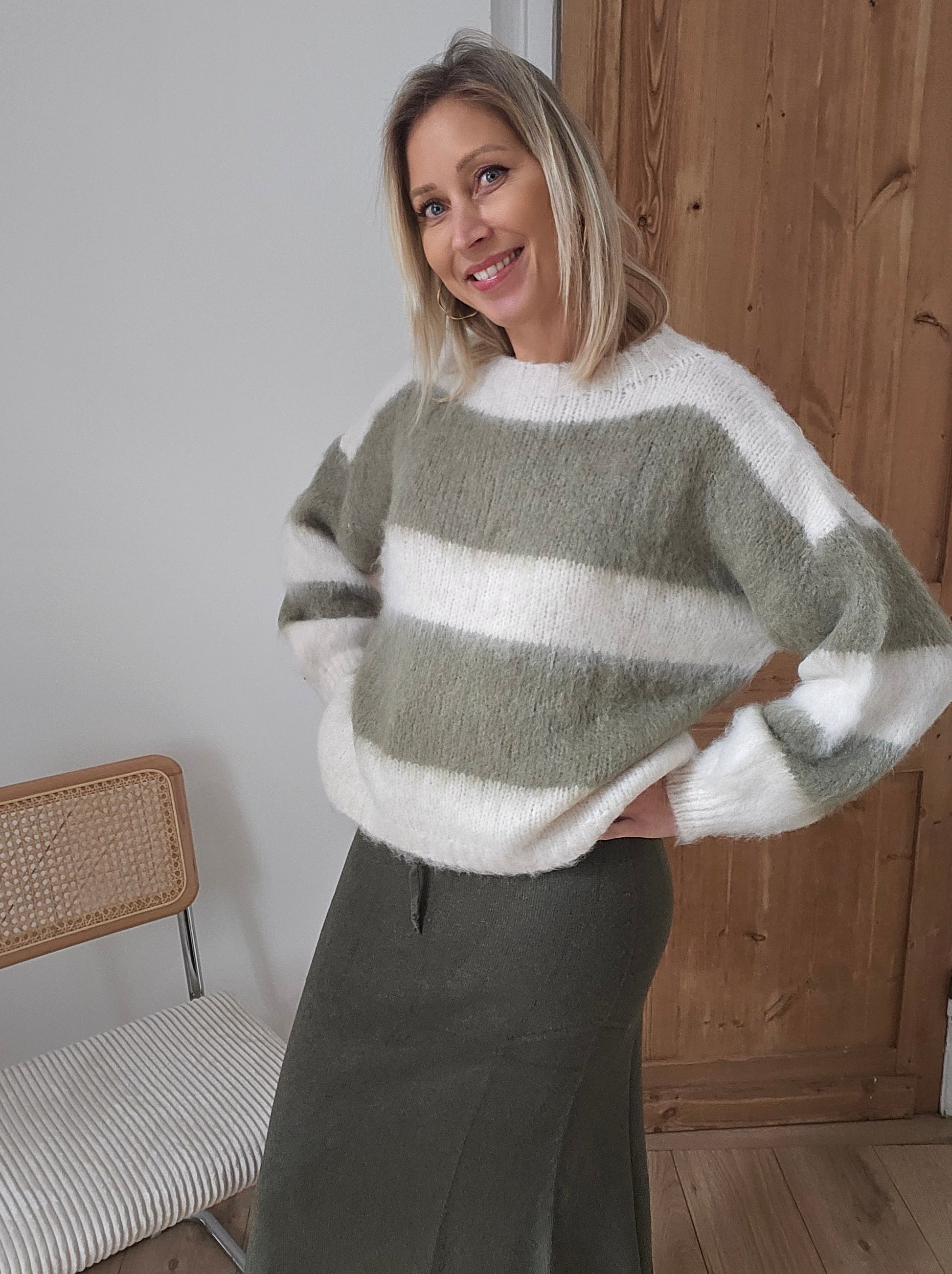 pull_en_laine_brosse_raye_kaki
