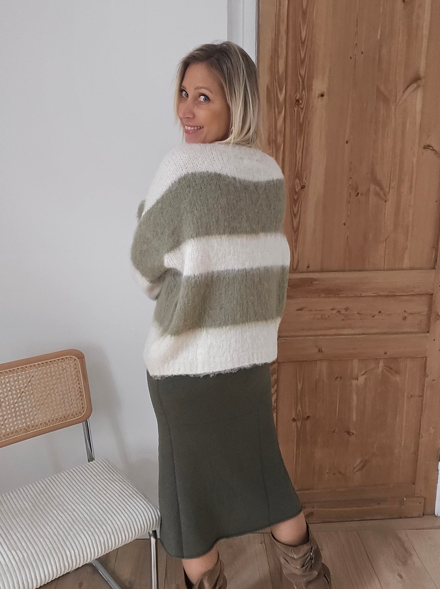 pull-en-laine-brosse-raye-kaki