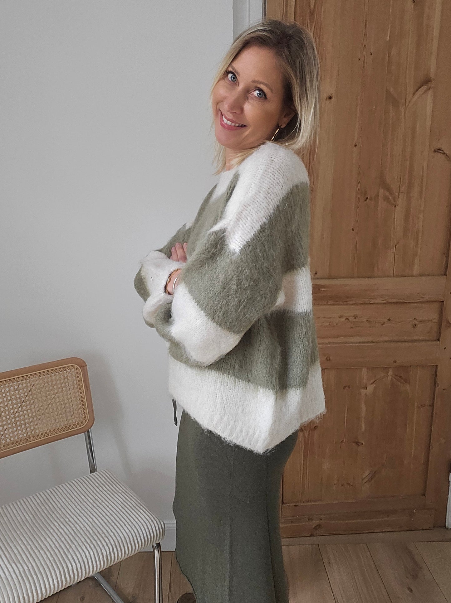 pull_en_laine_brosse_raye_kaki