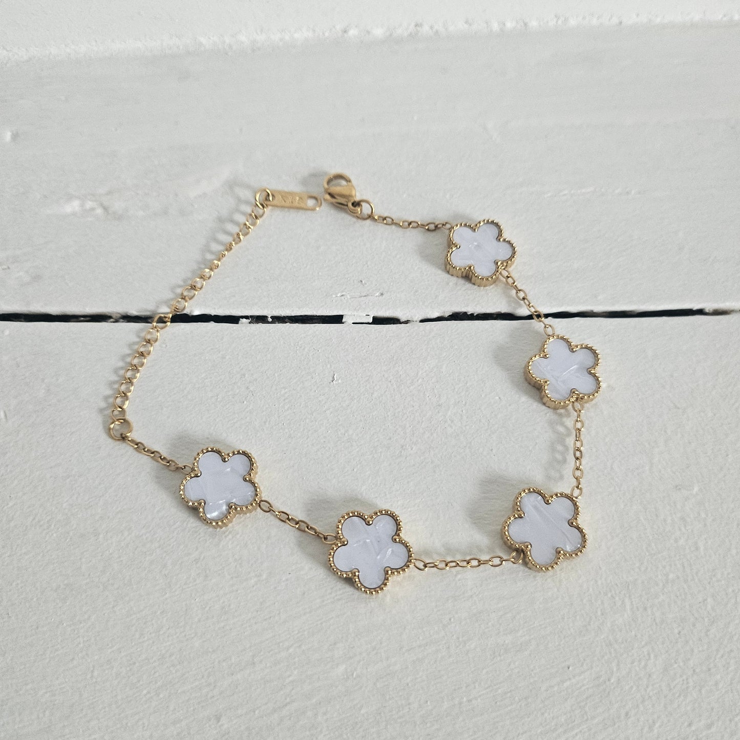 Bracelet fleurs blanches