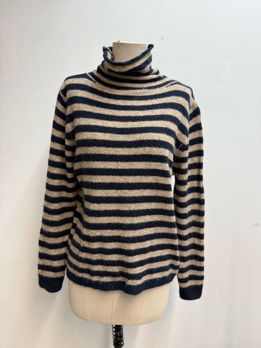 Pull col roulé rayé marine