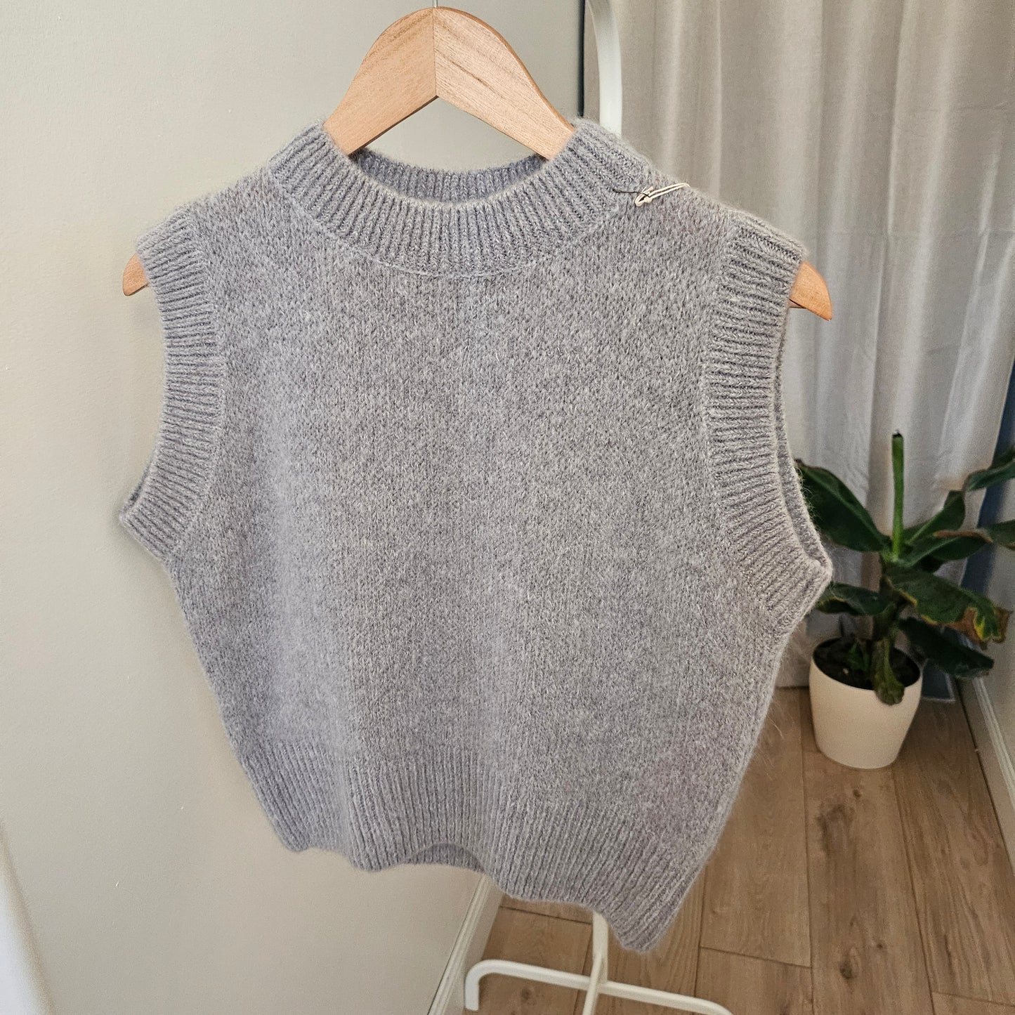 Pull sans manches en mohair gris