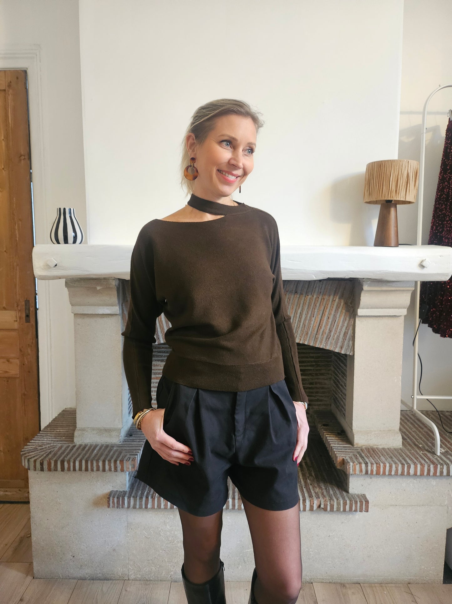 Pull épaule découverte chocolat