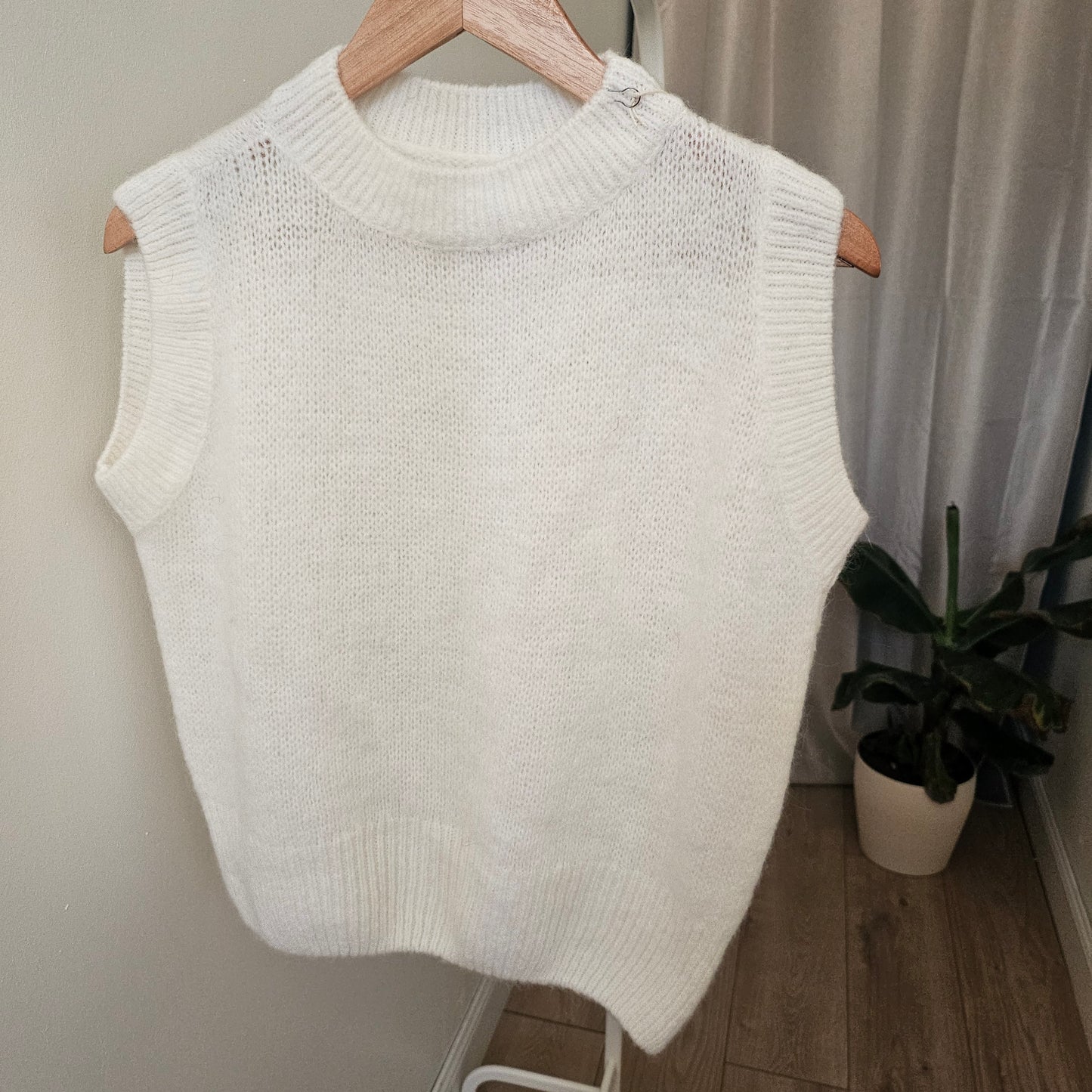 Pull sans manches en mohair blanc