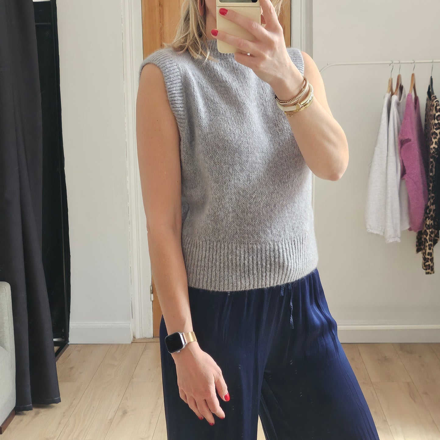Pull sans manches en mohair gris